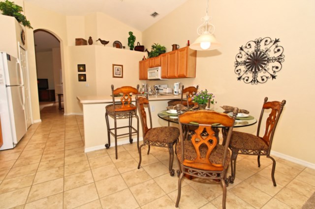 4 bedrooms / 3 bathrooms, sleeps 10 - Image 5