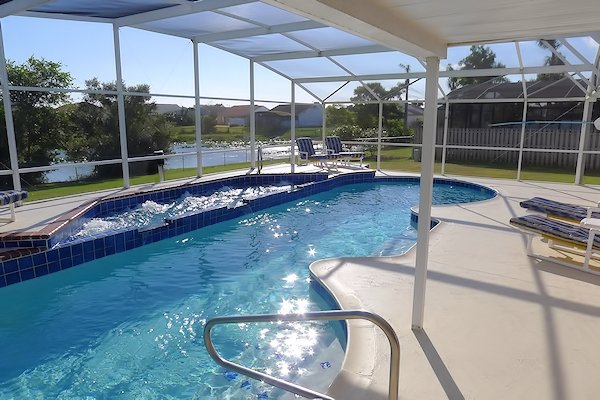 3 bedrooms / 2 bathrooms, sleeps 8 - Main Image