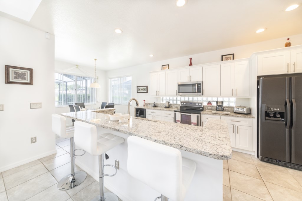 5 bedrooms / 3.5 bathrooms, sleeps 10 - Image 5