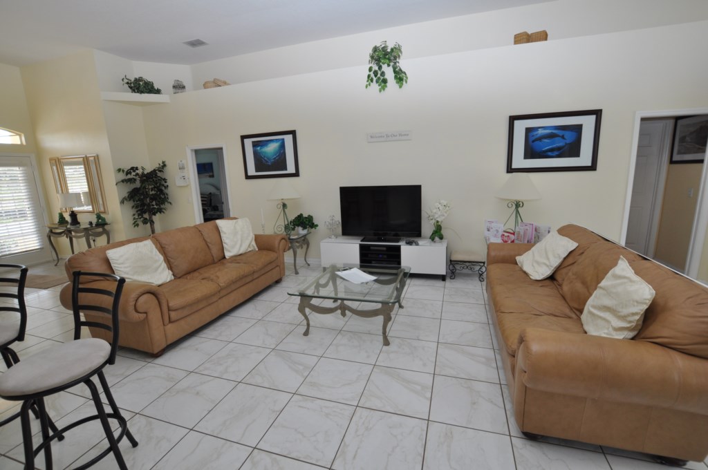 4 bedrooms / 3 bathrooms, sleeps 9 - Image 3