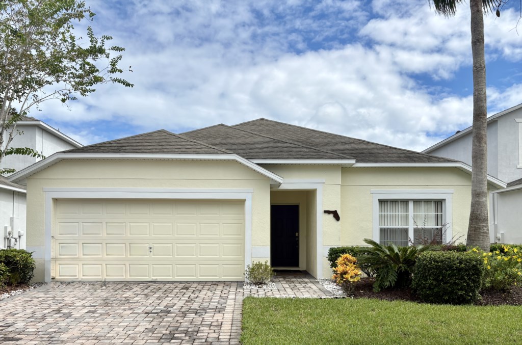 3 bedrooms / 2 bathrooms, sleeps 6 - Main Image