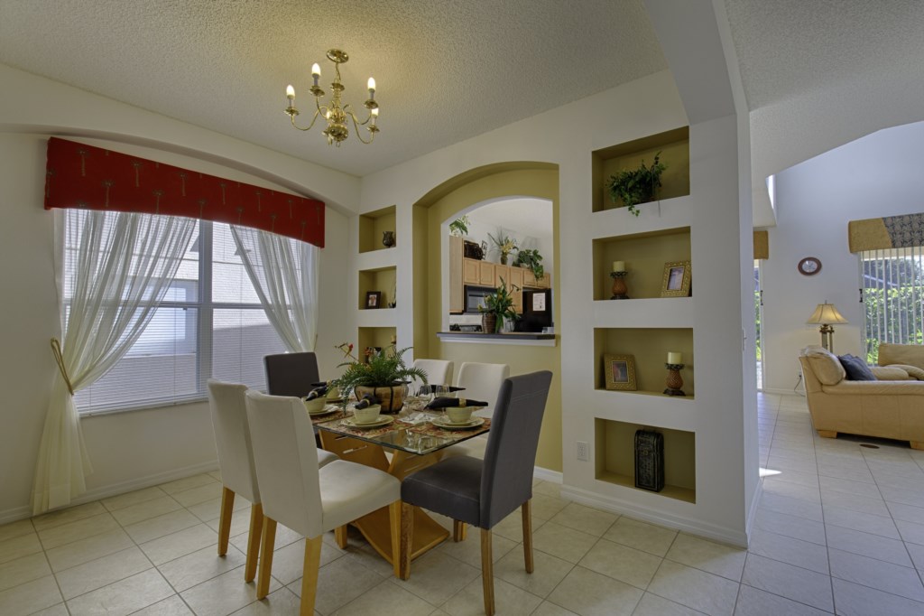 7 bedrooms / 4.5 bathrooms, sleeps 14 - Image 4