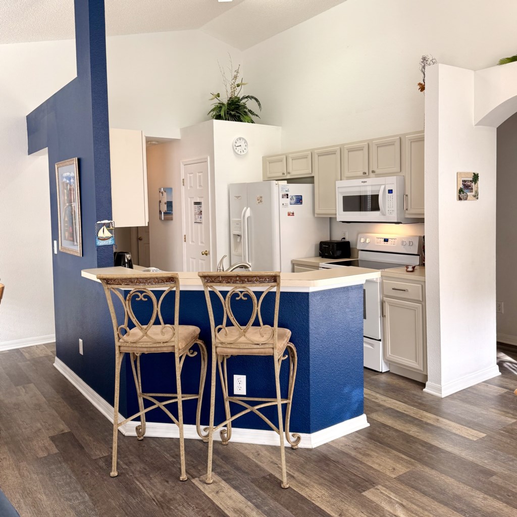 4 bedrooms / 3 bathrooms, sleeps 10 - Image 3