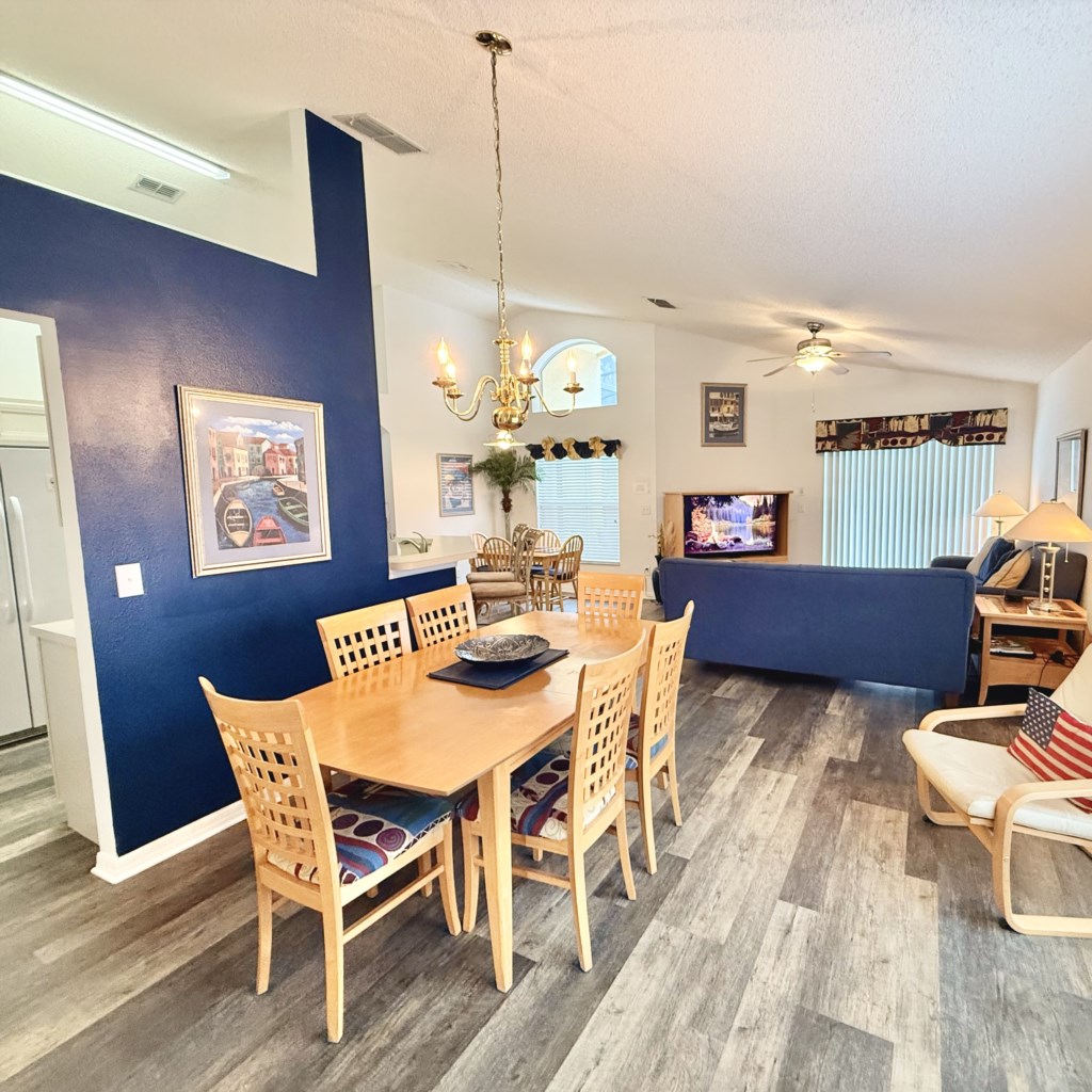 4 bedrooms / 3 bathrooms, sleeps 10 - Image 2