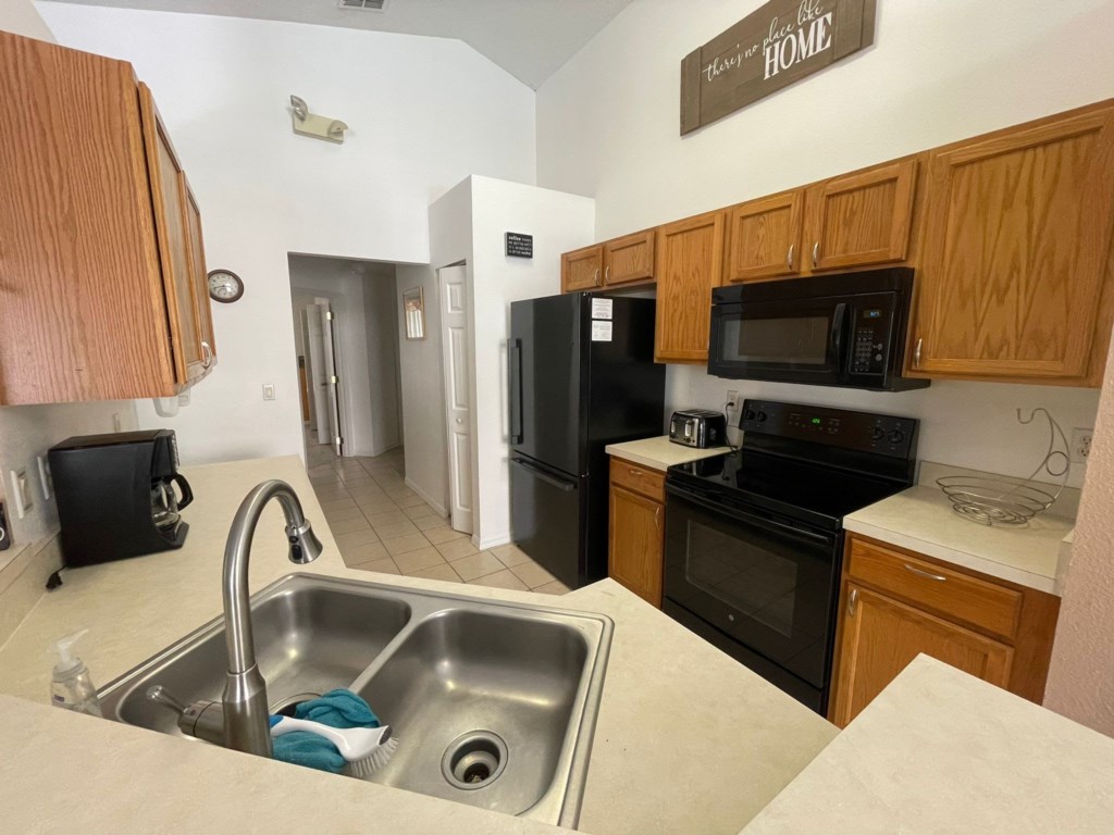 4 bedrooms / 2 bathrooms, sleeps 10 - Image 5