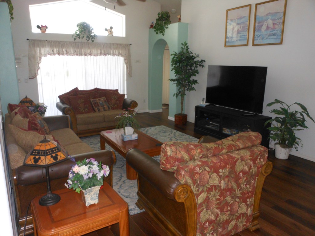4 bedrooms / 3 bathrooms, sleeps 10 - Image 2