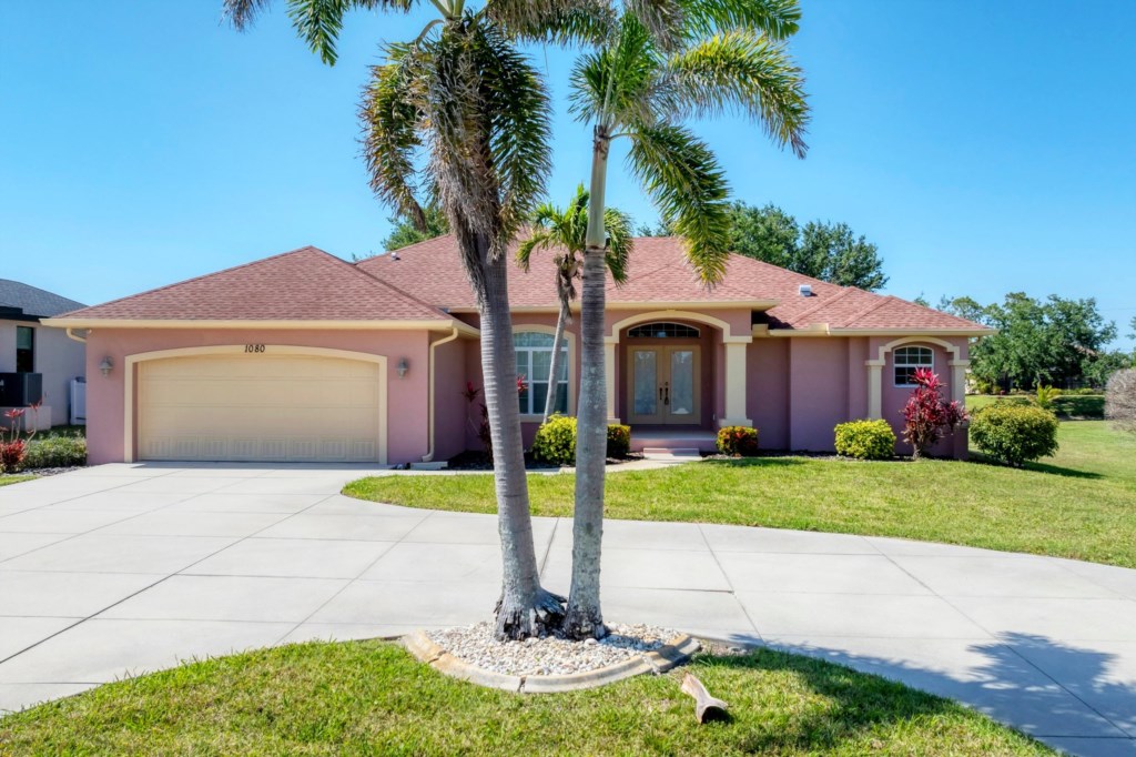 3 bedrooms / 2 bathrooms, sleeps 6 - Image 2