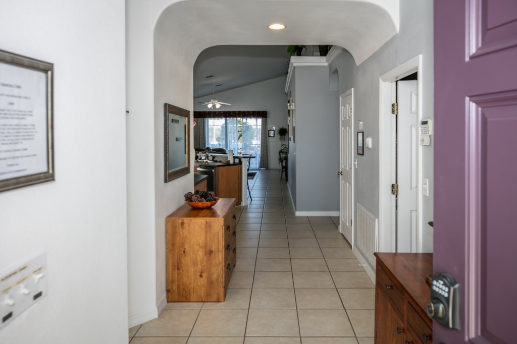 4 bedrooms / 3.5 bathrooms, sleeps 10 - Image 2