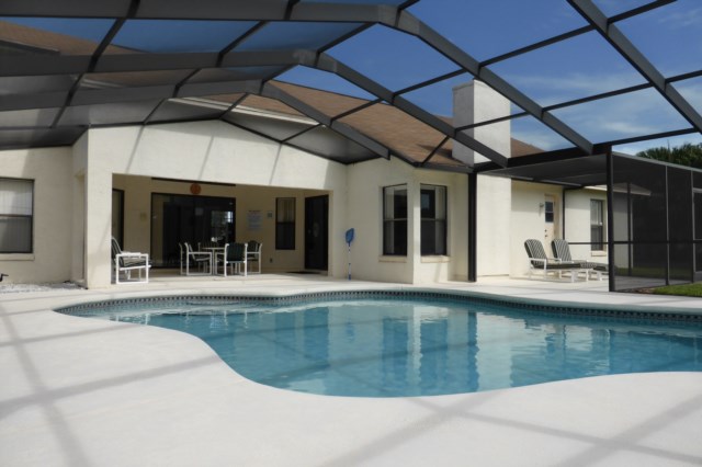 3 bedrooms / 2 bathrooms, sleeps 8 - Image 3
