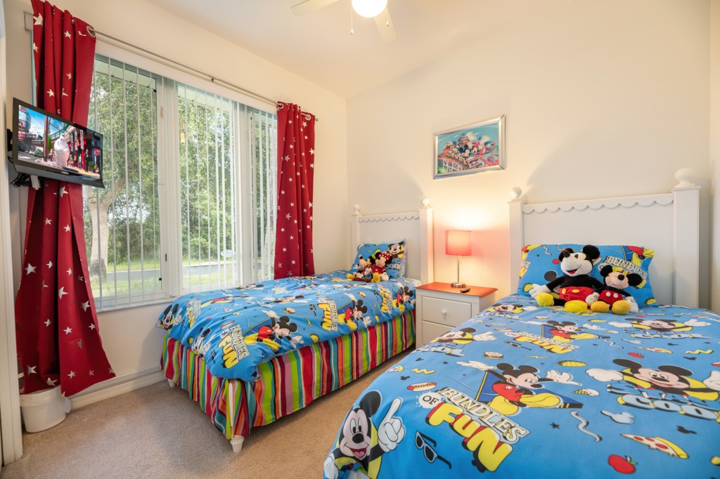 5 bedrooms / 4 bathrooms, sleeps 10 - Image 4
