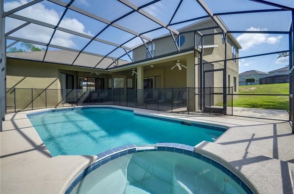 5 bedrooms / 5 bathrooms, sleeps 10 - Image 2
