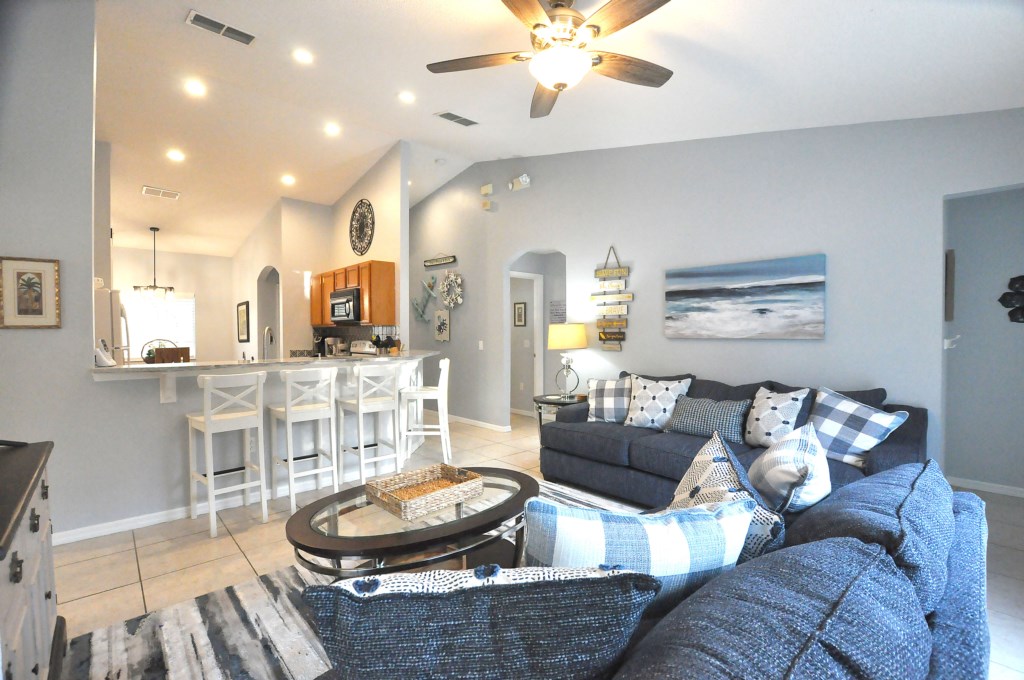 4 bedrooms / 2 bathrooms, sleeps 8 - Image 3