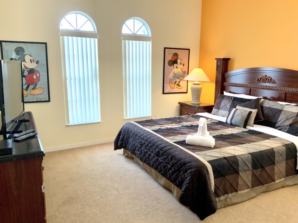 5 bedrooms / 4.5 bathrooms, sleeps 10 - Image 5