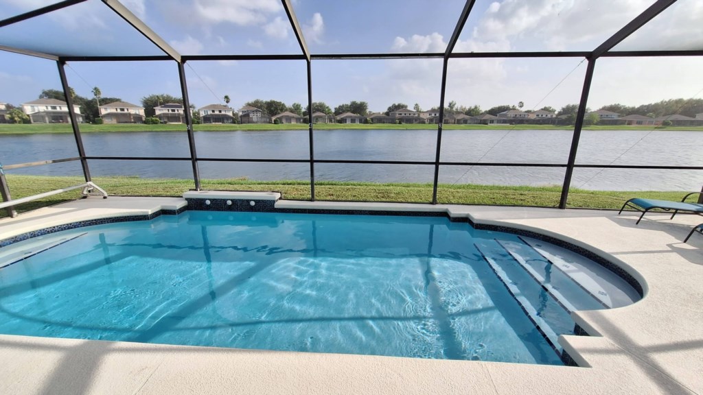 4 bedrooms / 3 bathrooms, sleeps 10 - Image 3