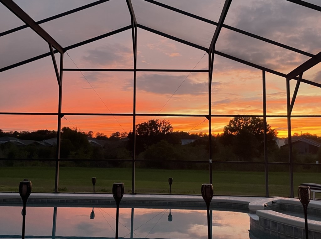 4 bedrooms / 3 bathrooms, sleeps 8 - Image 3