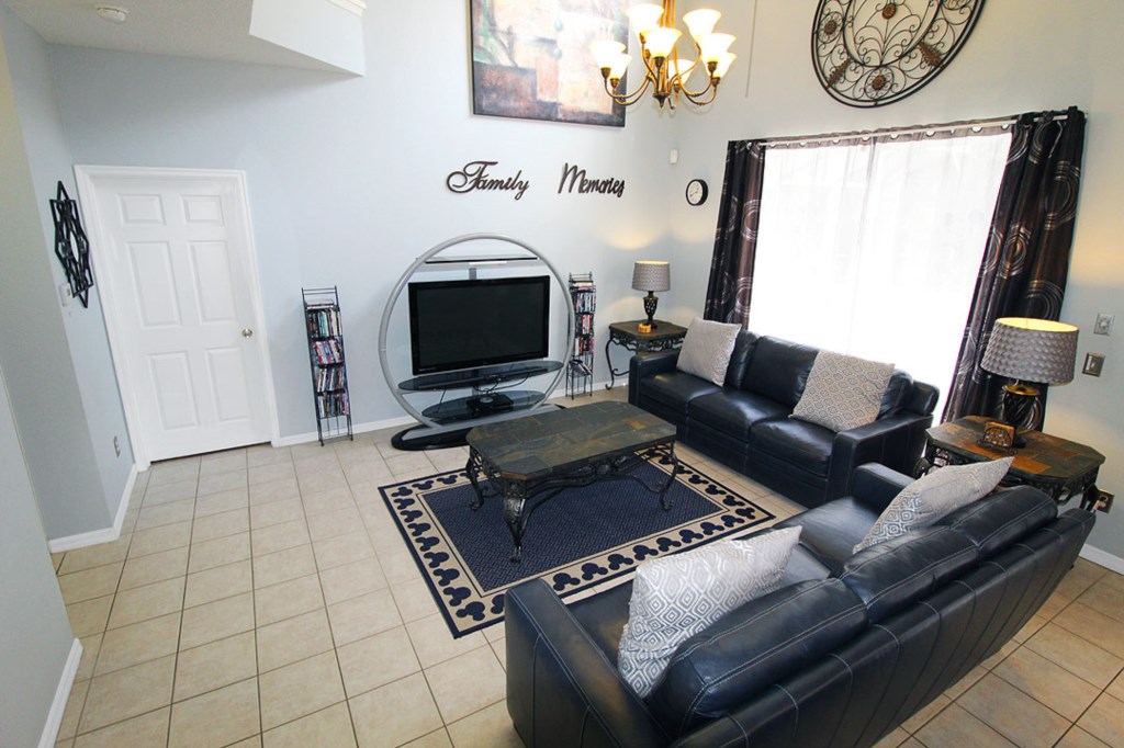 7 bedrooms / 4.5 bathrooms, sleeps 14 - Image 3