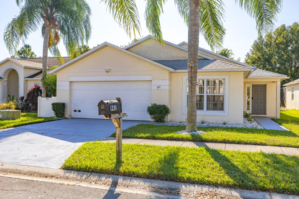 4 bedrooms / 3 bathrooms, sleeps 10 - Image 2