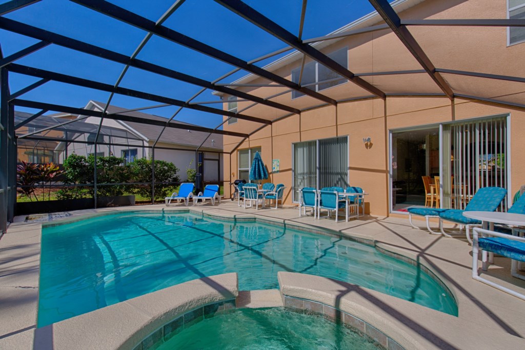 6 bedrooms / 4.5 bathrooms, sleeps 14 - Image 2
