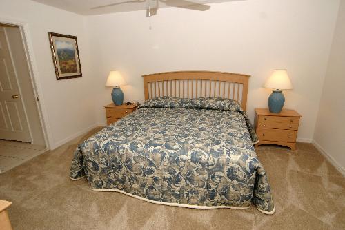 3 bedrooms / 2 bathrooms, sleeps 8 - Image 4